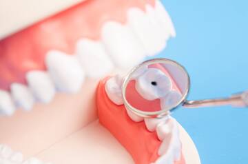 Leczyć zęby czy usunąć?